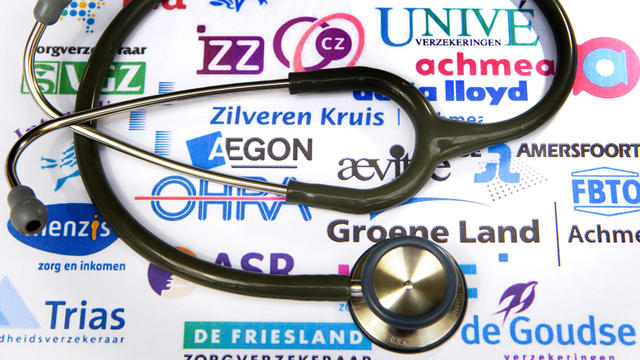 Aan het einde van het kalenderjaar heb je de mogelijkheid om een nieuwe zorgverzekering te kiezen. Aloysius heeft met twee maatschappijen een collectieve zorgverzekering afgesloten.